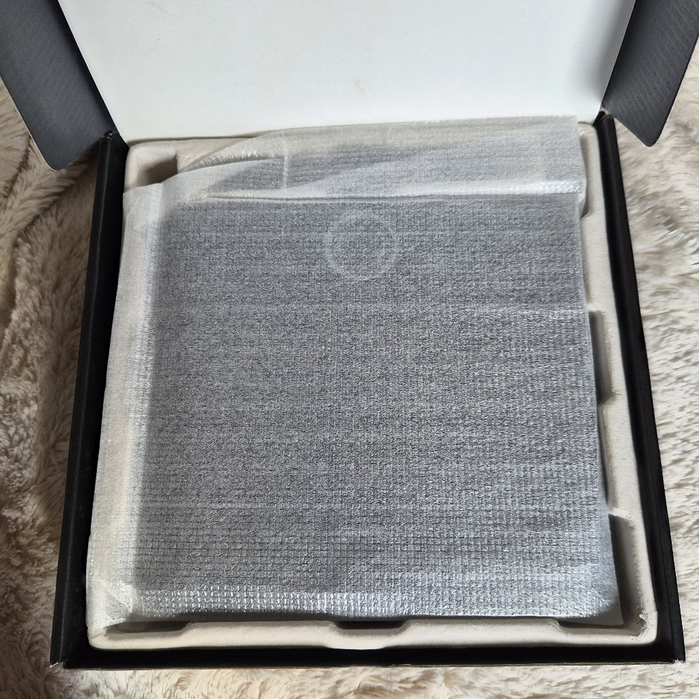BAMBOO Fun Tablet with Black Pen - Picture 7 of 12